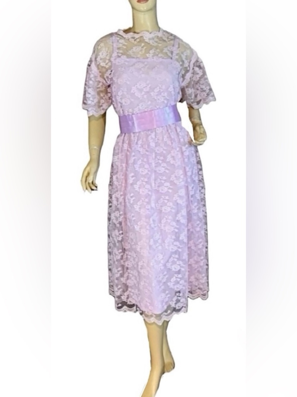 VINTAGE CIRCA 1960'S LAVENDER PURPLE LACEY PARTY DRESS W/SLIP AND BELT (M)